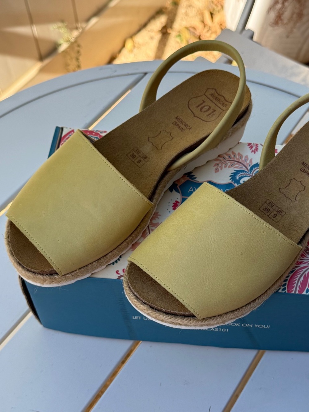 AVARCAS 101  MENORCAN SANDALS. SIZE 39/9US WITH BOX